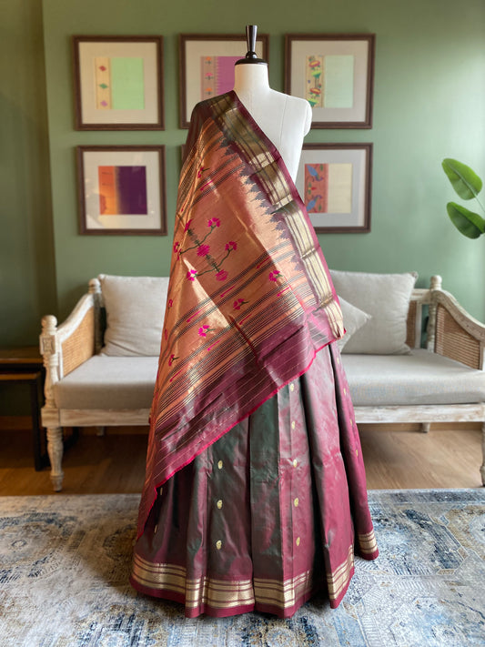 Maroon x Green Paithani with Asavali Pallu