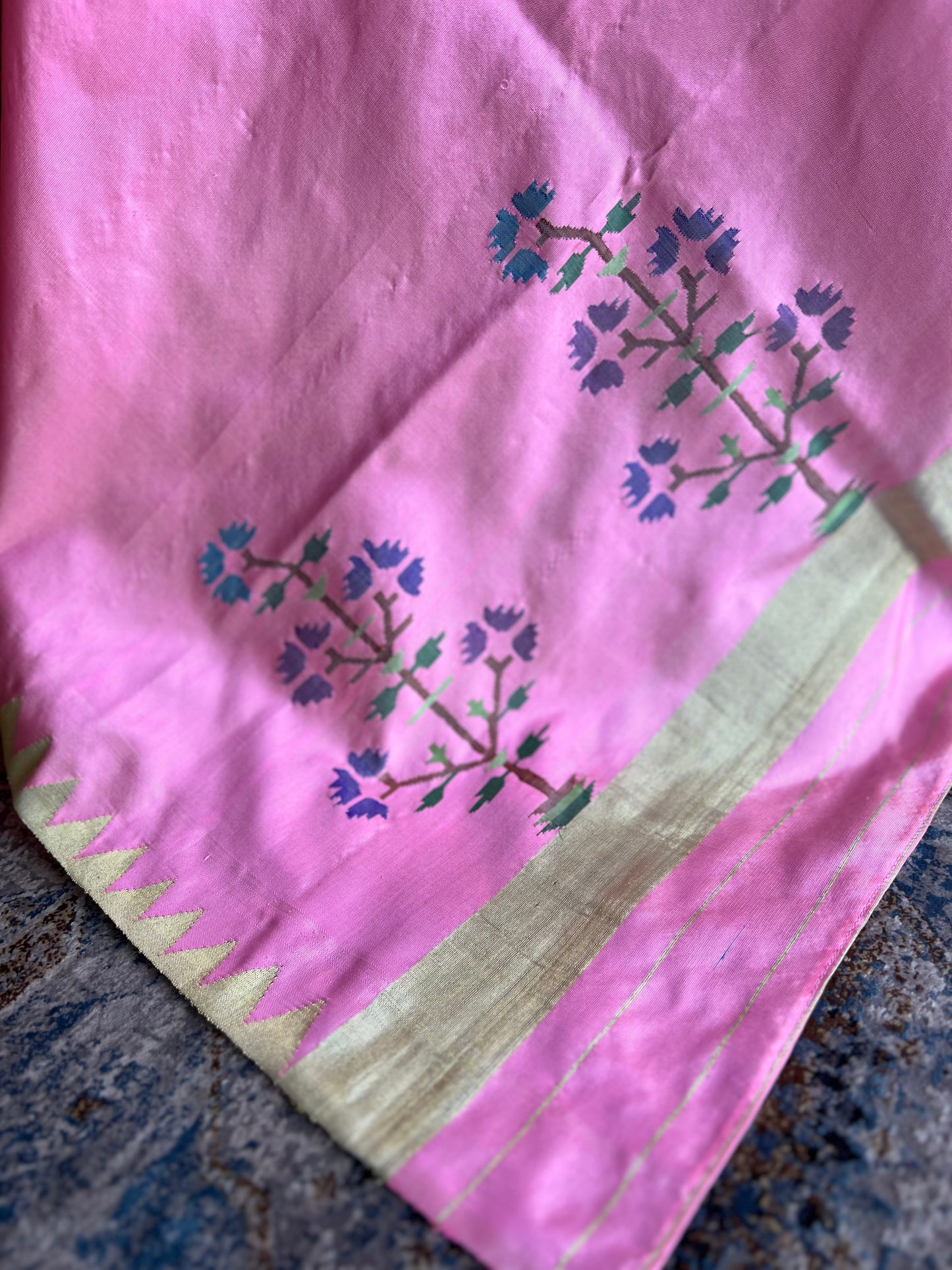 Baby Pink Dupatta with Zig Zag Border and Asavali Pallu