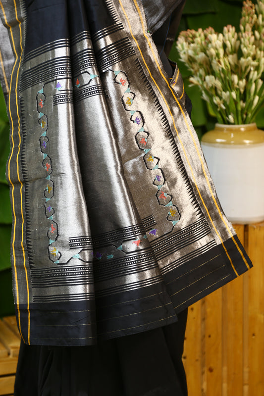 Black and Silver Tava Patti Paithani