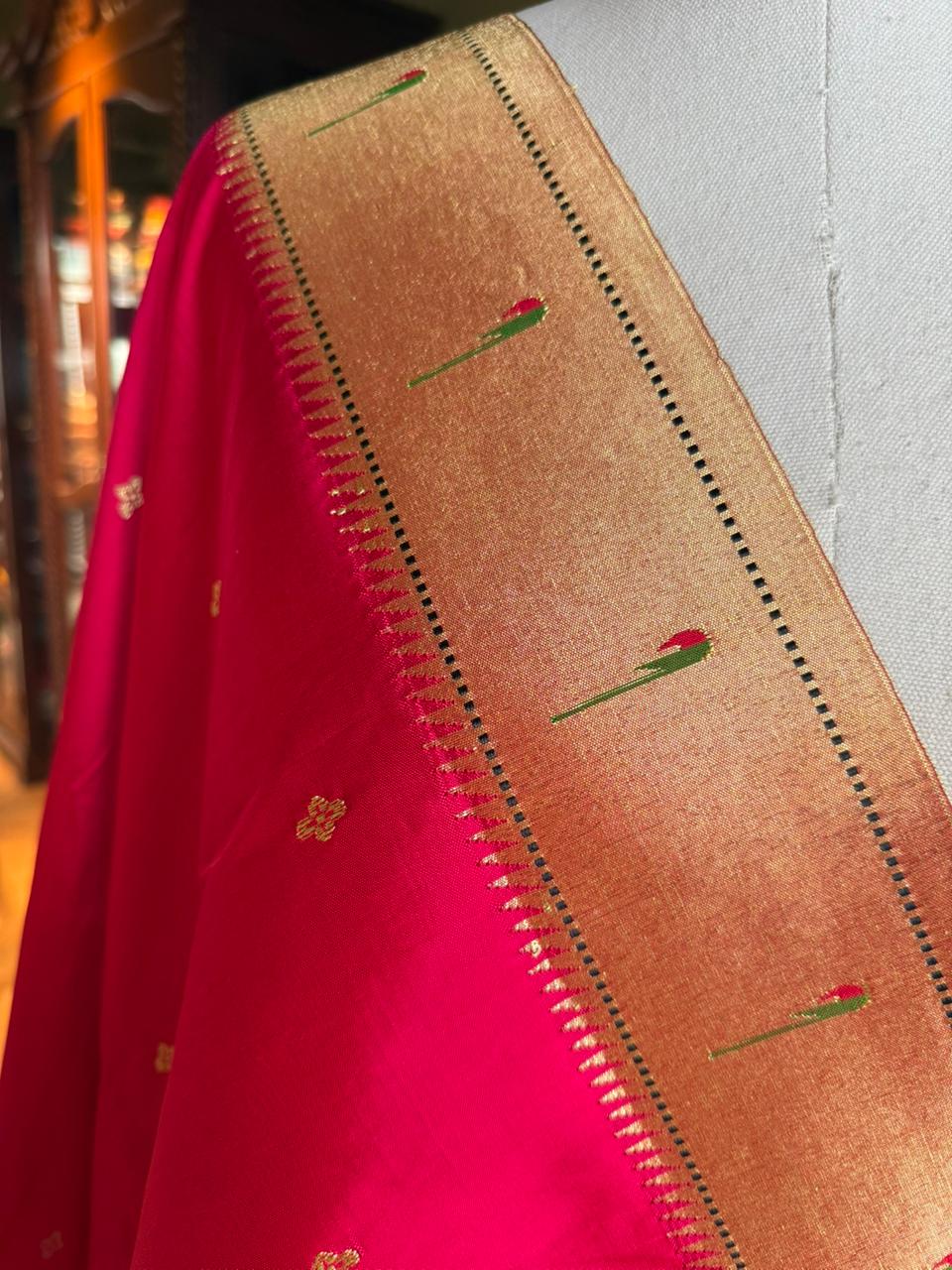 Pink x Red Dupatta with Muniya Border & Vintage Pallu