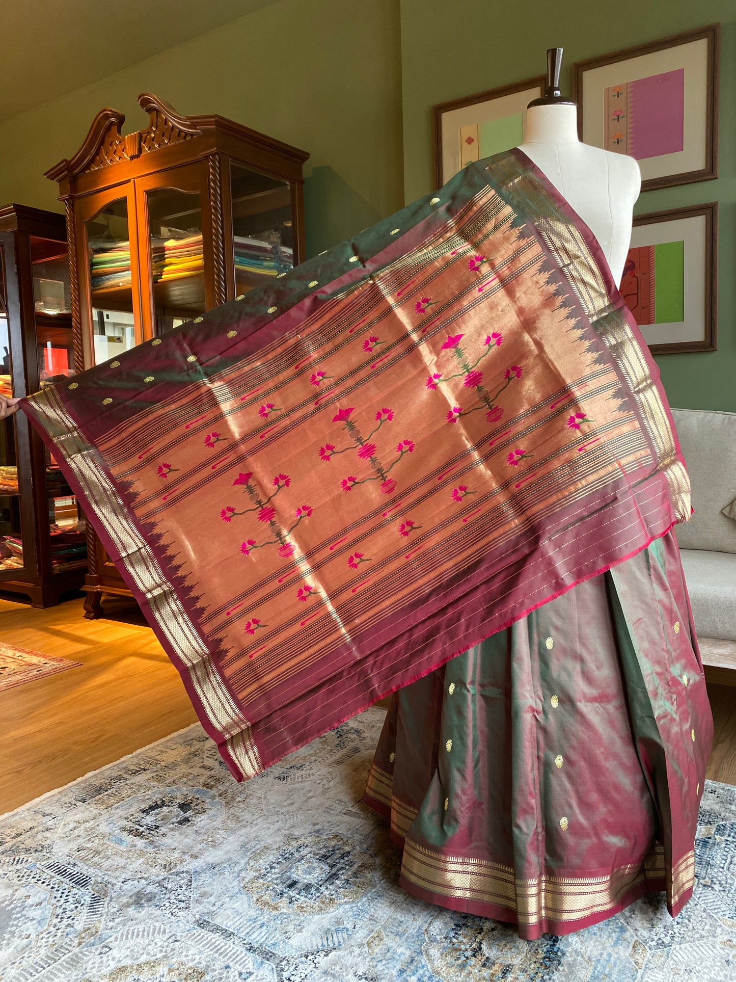 Maroon x Green Paithani with Asavali Pallu