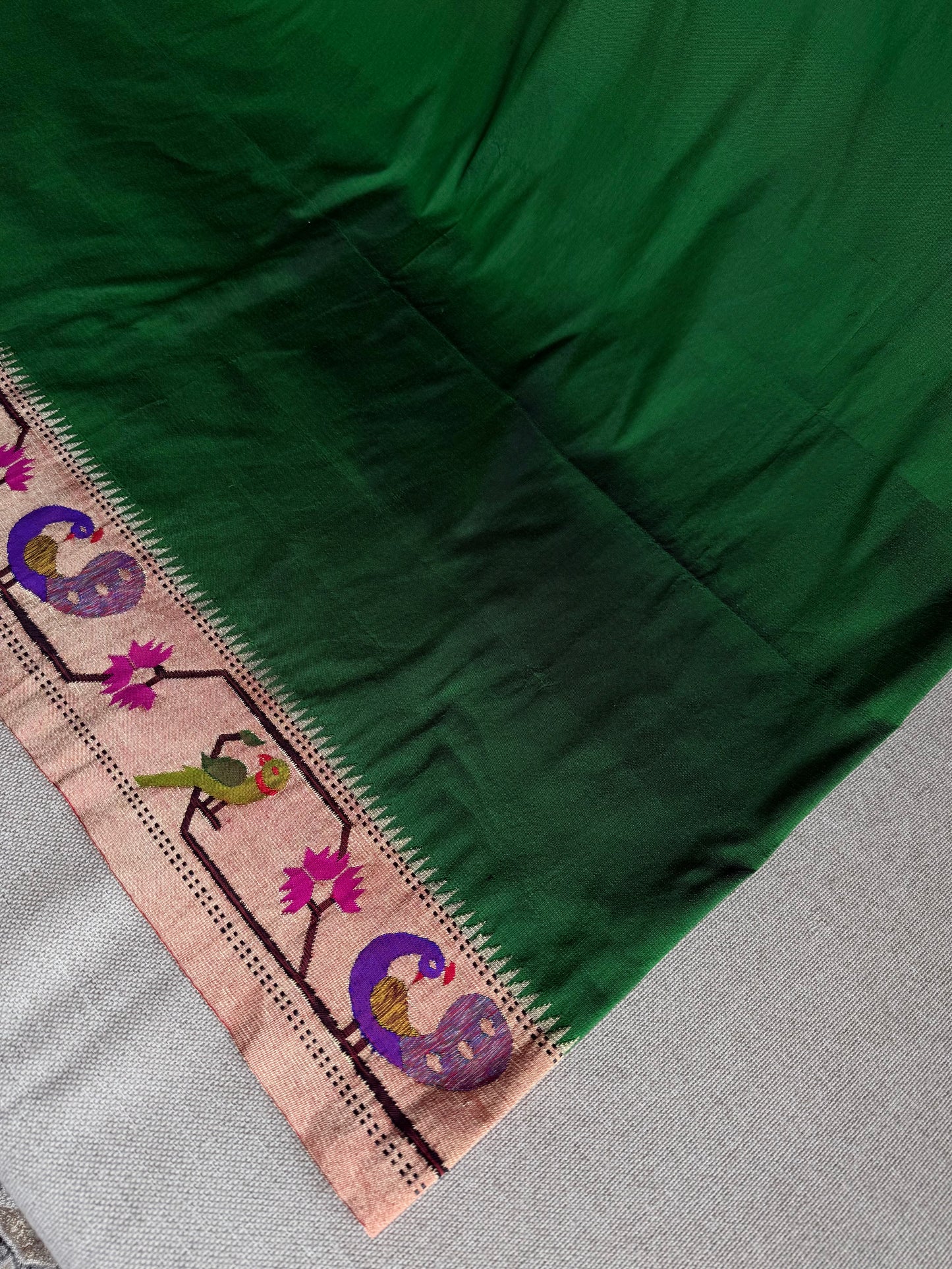 Dark Green 'Mor Popat Asavali' Border Blouse Piece