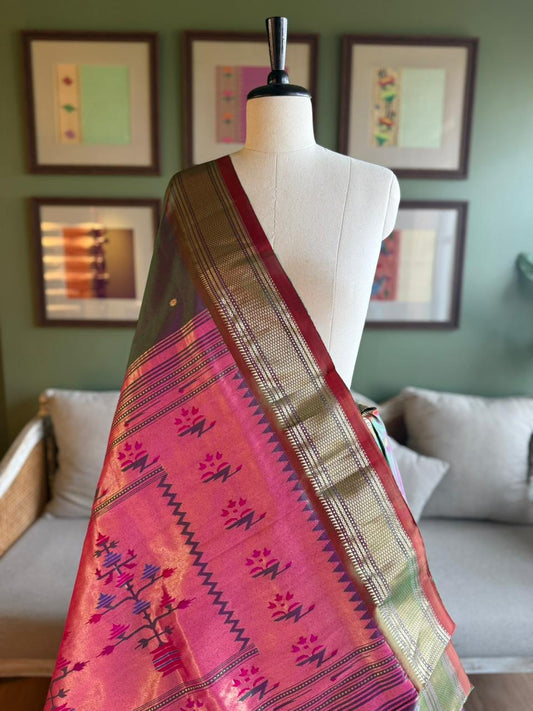 Maroon x Green Paithani with Asavali Pallu