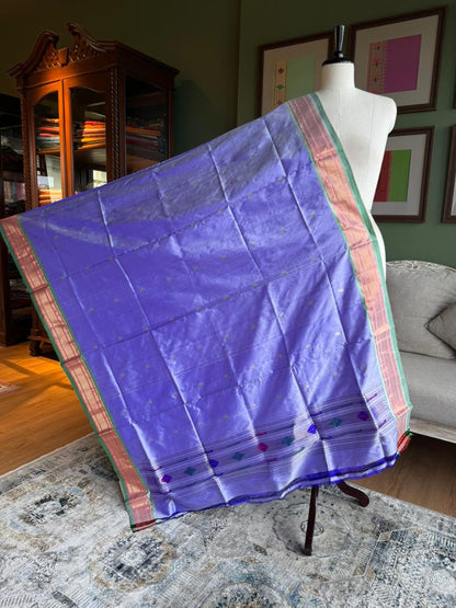 Lavender Dupatta with Barao Panja Pallu