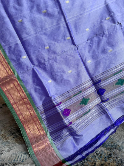 Lavender Dupatta with Barao Panja Pallu