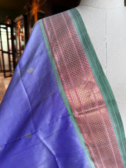 Lavender Dupatta with Barao Panja Pallu