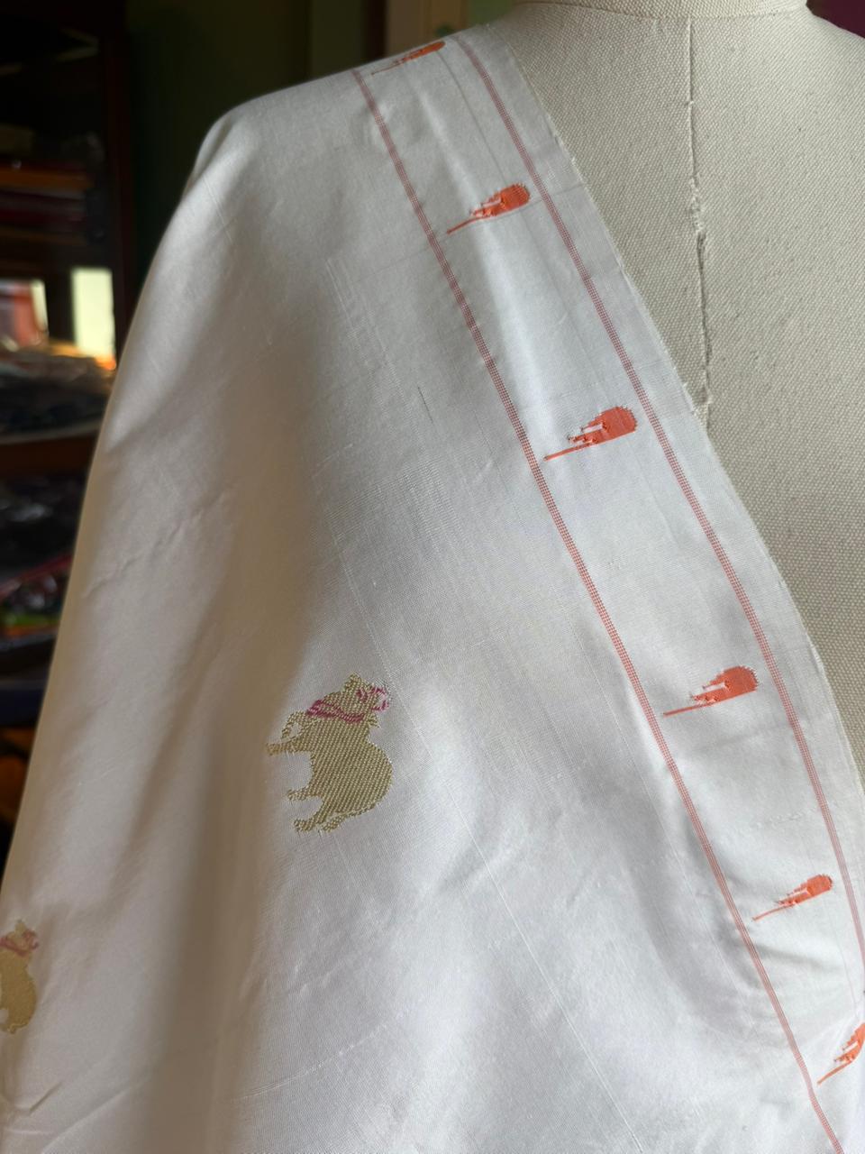 Ivory Dupatta with Pichwai Butti & Vintage Pallu