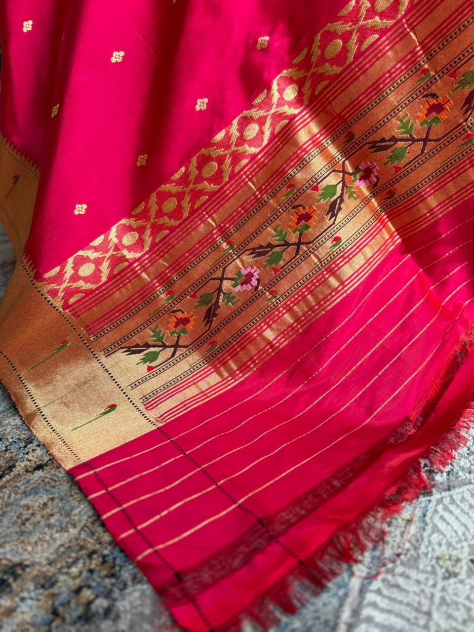 Pink x Red Dupatta with Muniya Border & Vintage Pallu